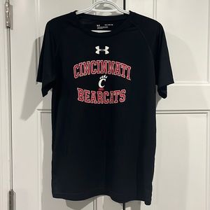 University of Cincinnati Bearcats Under Armour dry- fit tee. Youth XL.